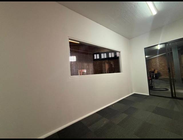 BUSINESS PROPERTY TO RENT IN DALVIEW